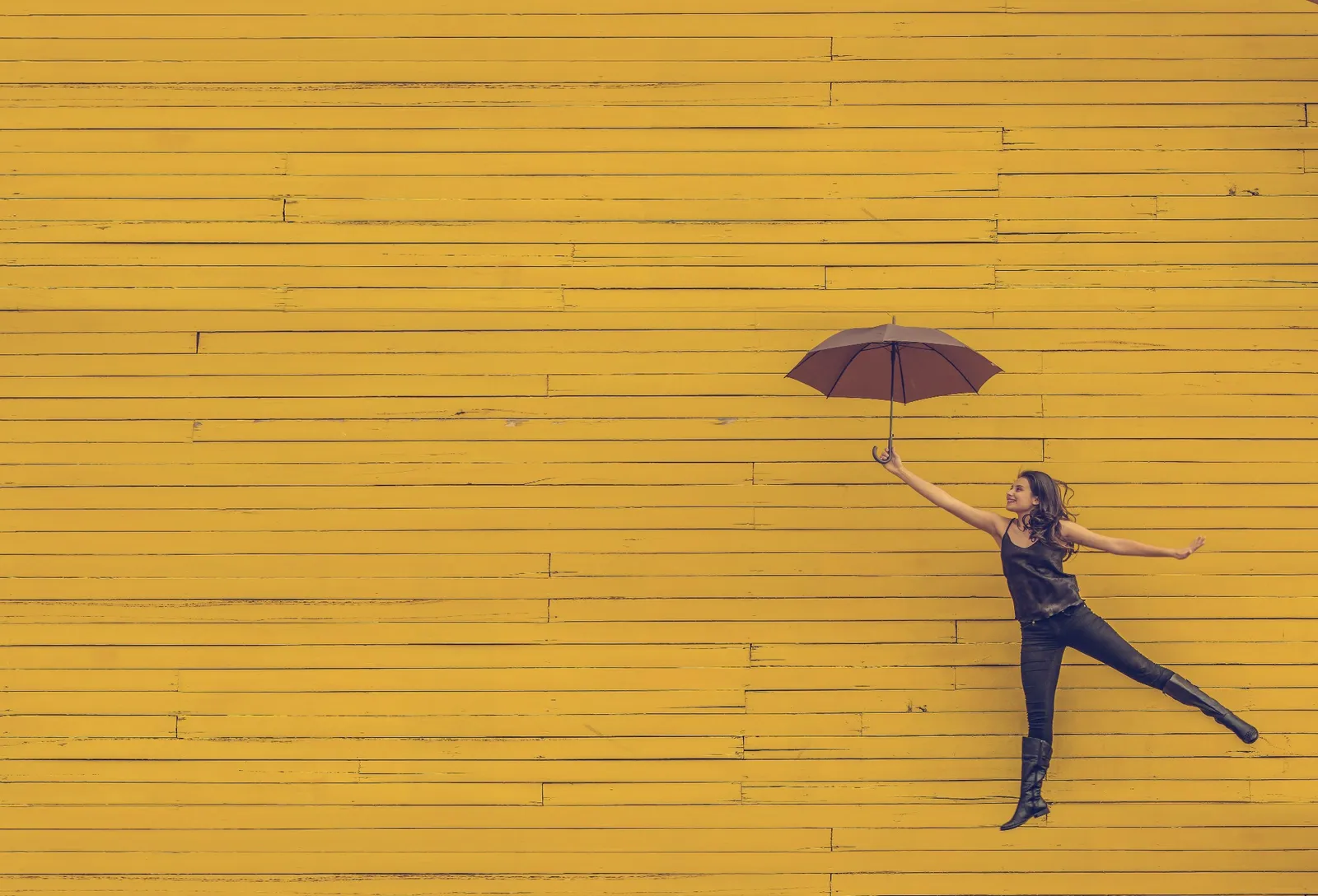 How I attracted awesome team members as an introverted founder